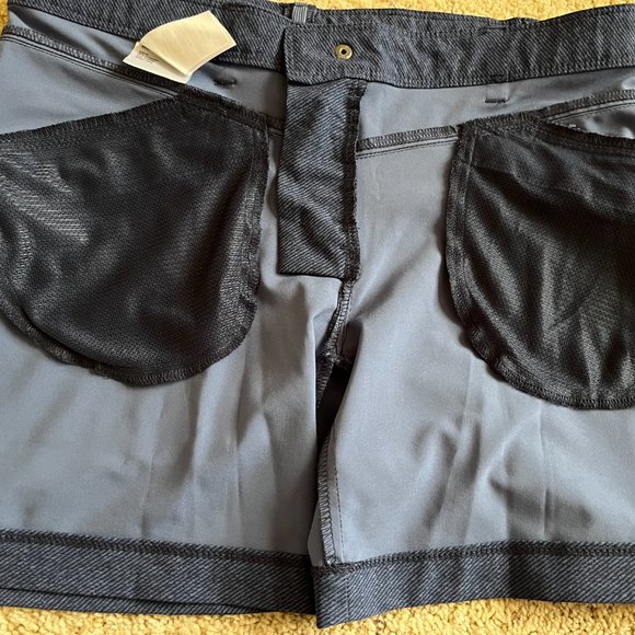 Columbia Women's Blue Peak to Point Shorts size 8 EUC - Picture 10 of 10